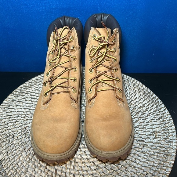 Junior Timberland 6-Inch Premium Wheat Waterproof Boots Size 6M #12909 - Picture 2 of 7